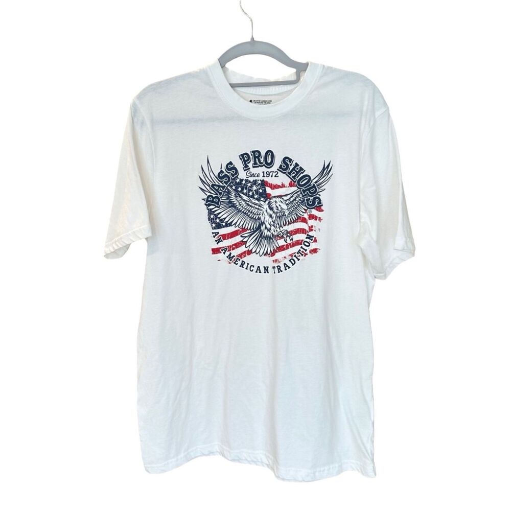 Bass Pro Shops Men's White Red & Blue Graphic Short Sleeve Tee Med